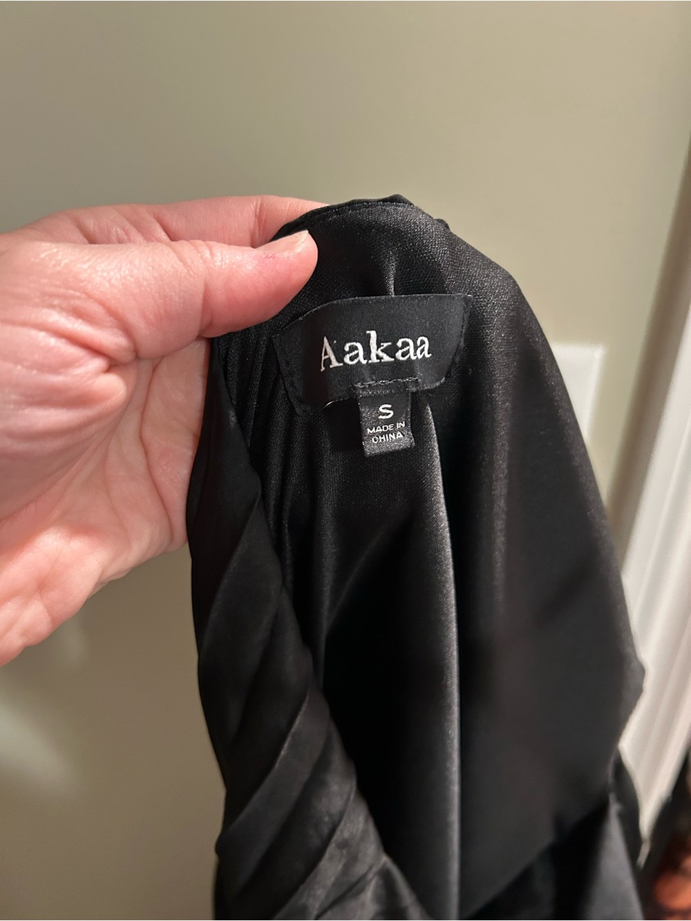 Aakaa Black Asymmetrical One-Shoulder Pleated Midi Dress - Picture 5 of 5